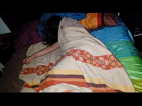 ❤️ Fillastro reprendendo á súa nova madrasta mentres ela dorme. ☑ Porno anal na pornografía gl.playcrot69.top