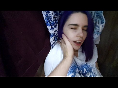 ❤️ Atopo a miña irmá no armario e axudouna a correrse ☑ Porno anal na pornografía gl.playcrot69.top